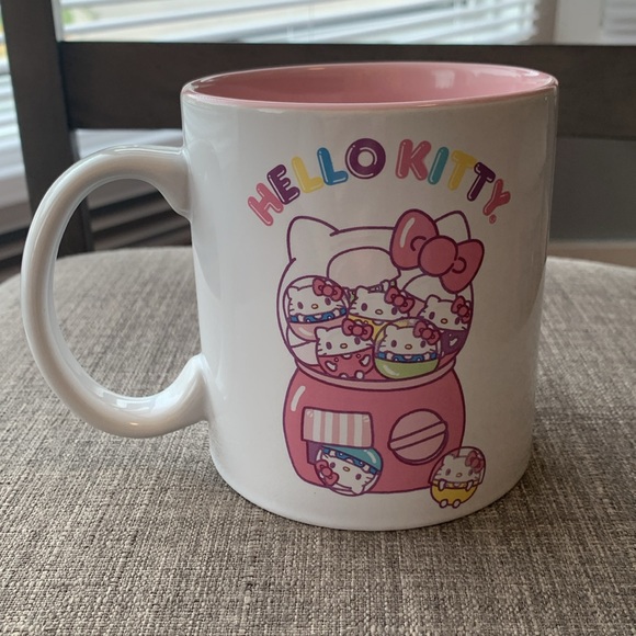 Sanrio Hello Kitty Mug - Gacha machine design - Picture 3 of 6